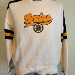 Boston  ruins White and Black Sweater